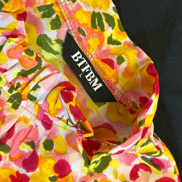 Floral Print Blouses (2) - Picture 9 of 11